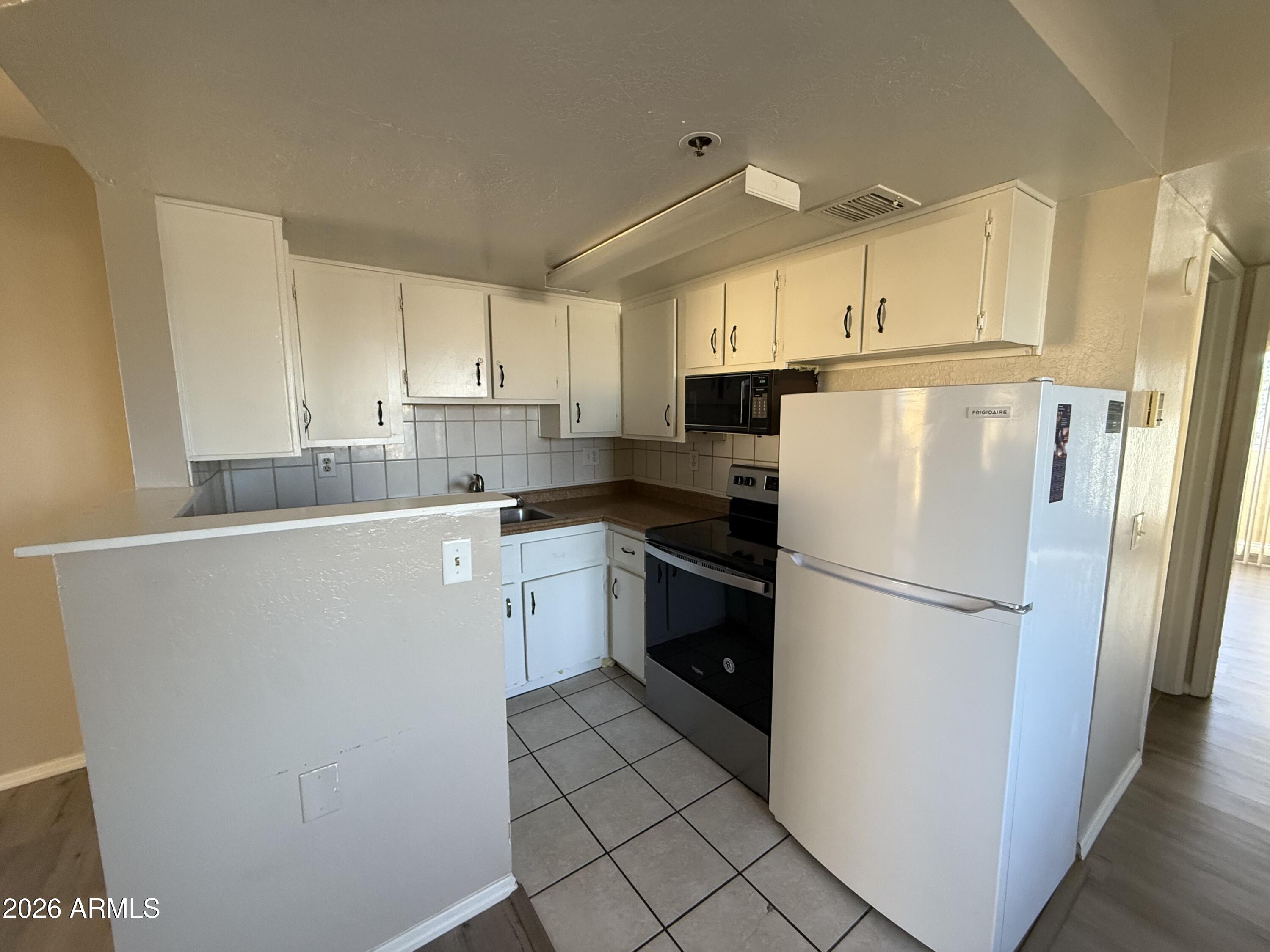 12221 West Bell Road, Unit 356 Surprise, AZ 85378 - Photo 3 of 16 IMG_0895