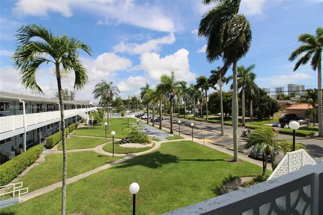 $190,000 | 600 Layne Boulevard, Unit 216, Hallandale Beach, FL 33009
