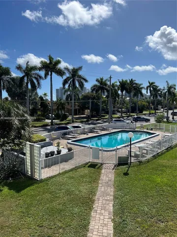 $190,000 | 600 Layne Boulevard, Unit 216, Hallandale Beach, FL 33009