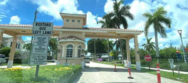 $190,000 | 600 Layne Boulevard, Unit 216, Hallandale Beach, FL 33009