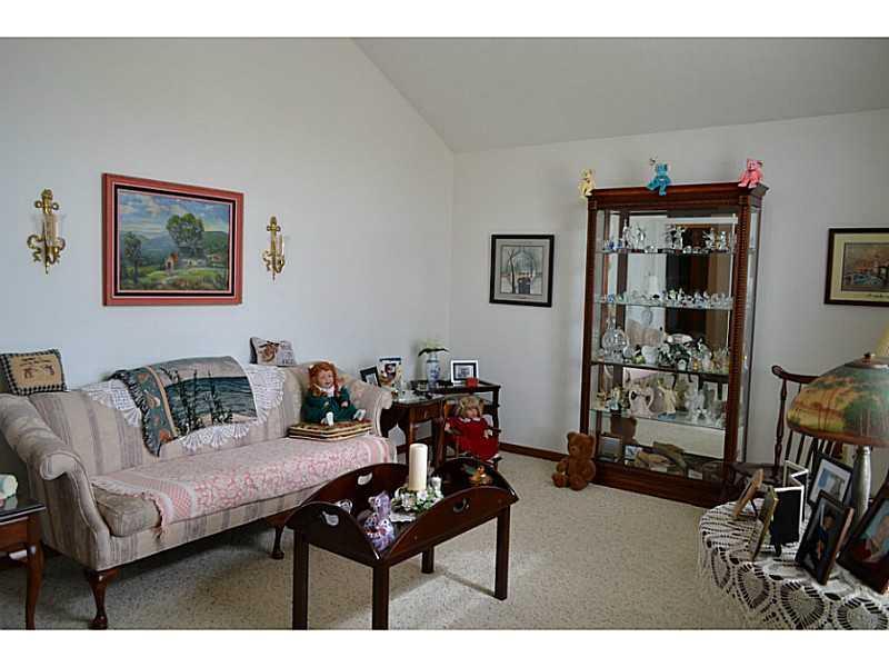 1688 Fox Ridge Drive, Unit 90 Springfield, OH 45503 - Photo 5 of 25