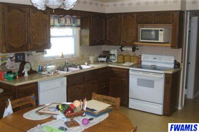 7205 Monroeville Road Hoagland, IN 46745 - Photo 7 of 12