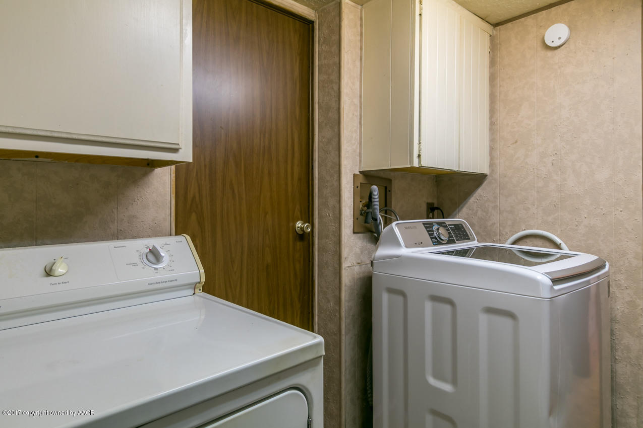 16402 Laguna Vista Road Amarillo, TX 79119 - Photo 20 of 31 Utility Room