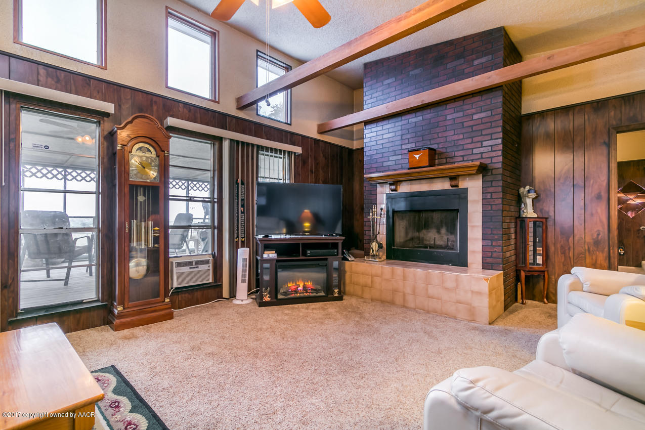 16402 Laguna Vista Road Amarillo, TX 79119 - Photo 8 of 31 Living Room