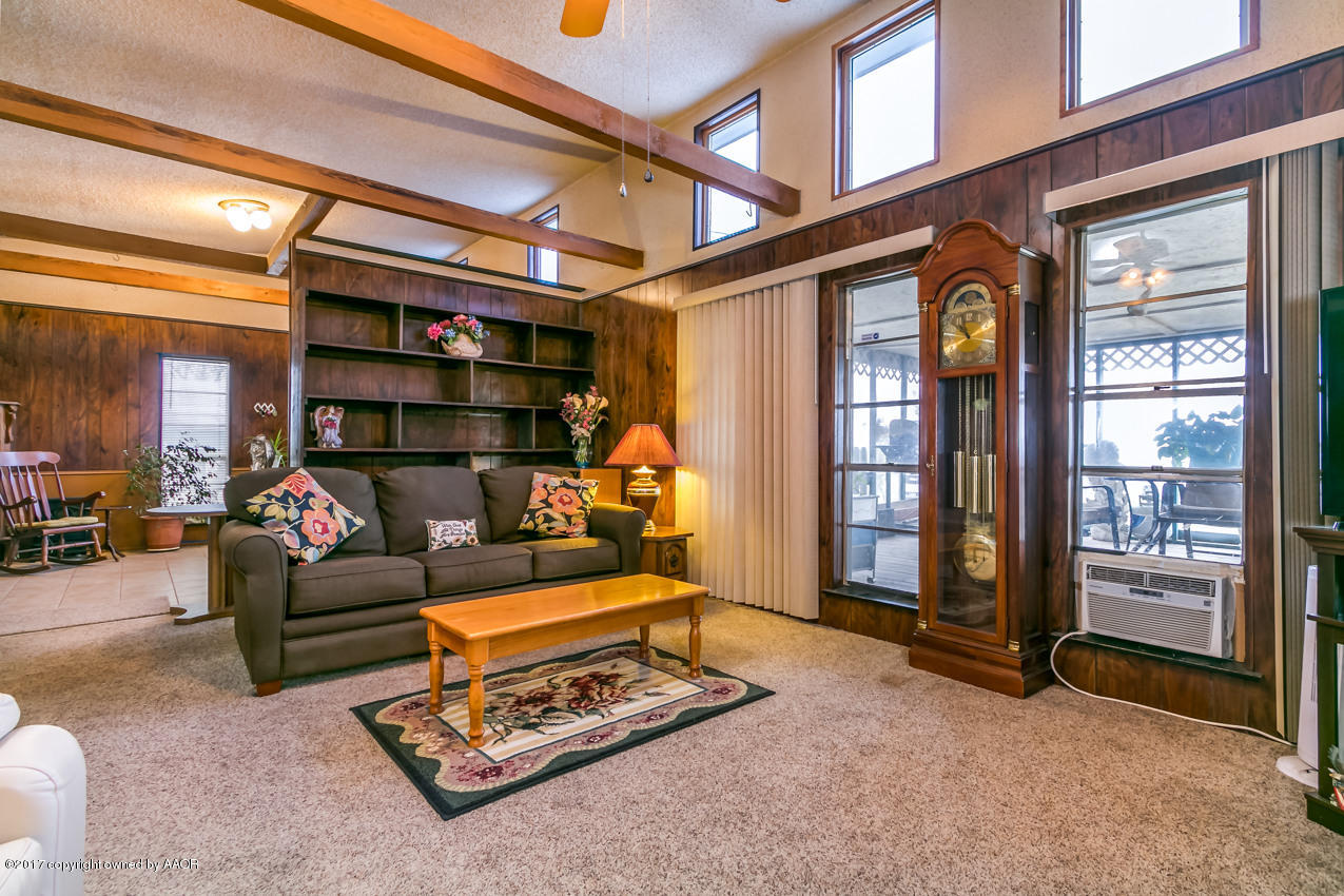16402 Laguna Vista Road Amarillo, TX 79119 - Photo 9 of 31 Living Room View 2