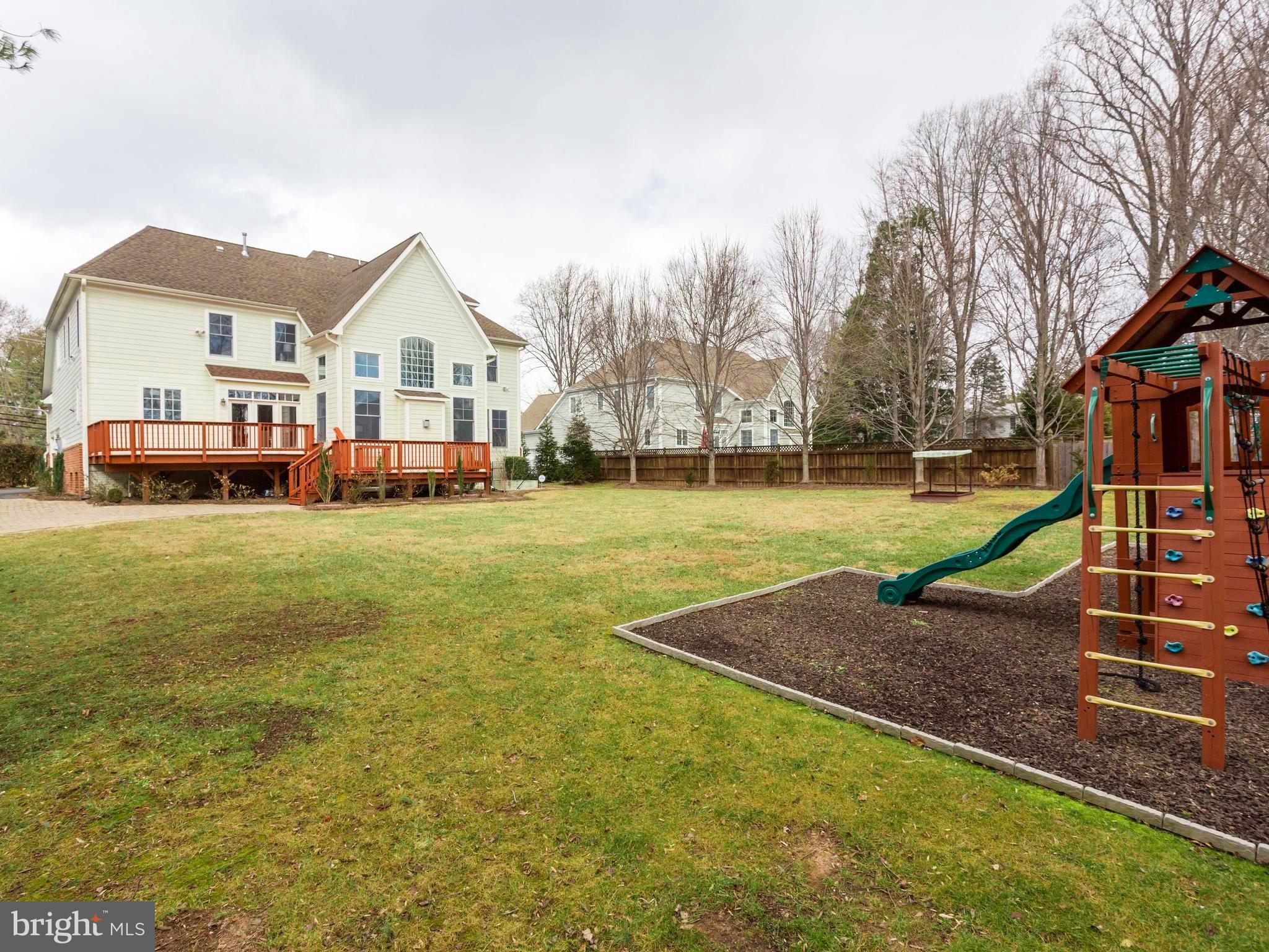1755 Beulah Road Vienna, VA 22182 - Photo 28 of 30 Exterior (Rear)