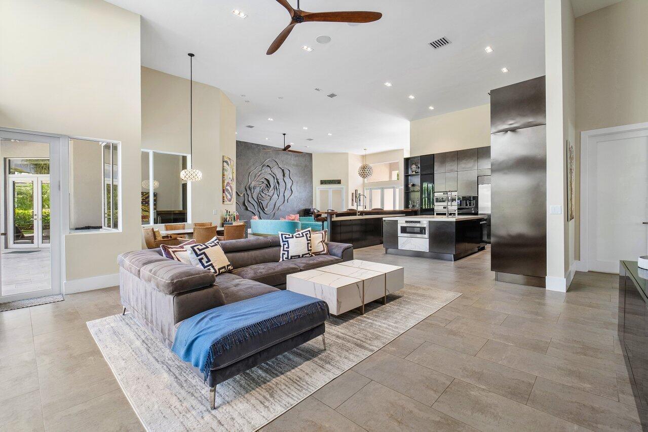4920 Bocaire Boulevard Boca Raton, FL 33487 - Photo 18 of 61 Family room
