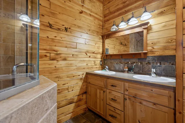 $594,000 | 7952 Main Street, Newaygo, MI 49337