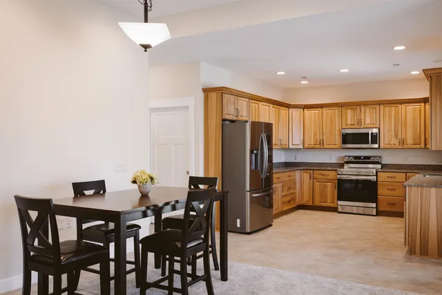 $2,380 | 3215 West Bartlett Drive, New Haven, IN 46774