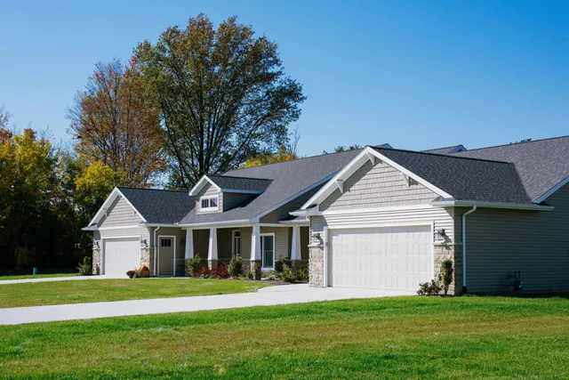 $2,380 | 3215 West Bartlett Drive, New Haven, IN 46774