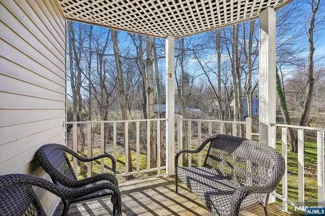 $449,000 | 135 Raintree Lane, Mahwah, NJ 07430