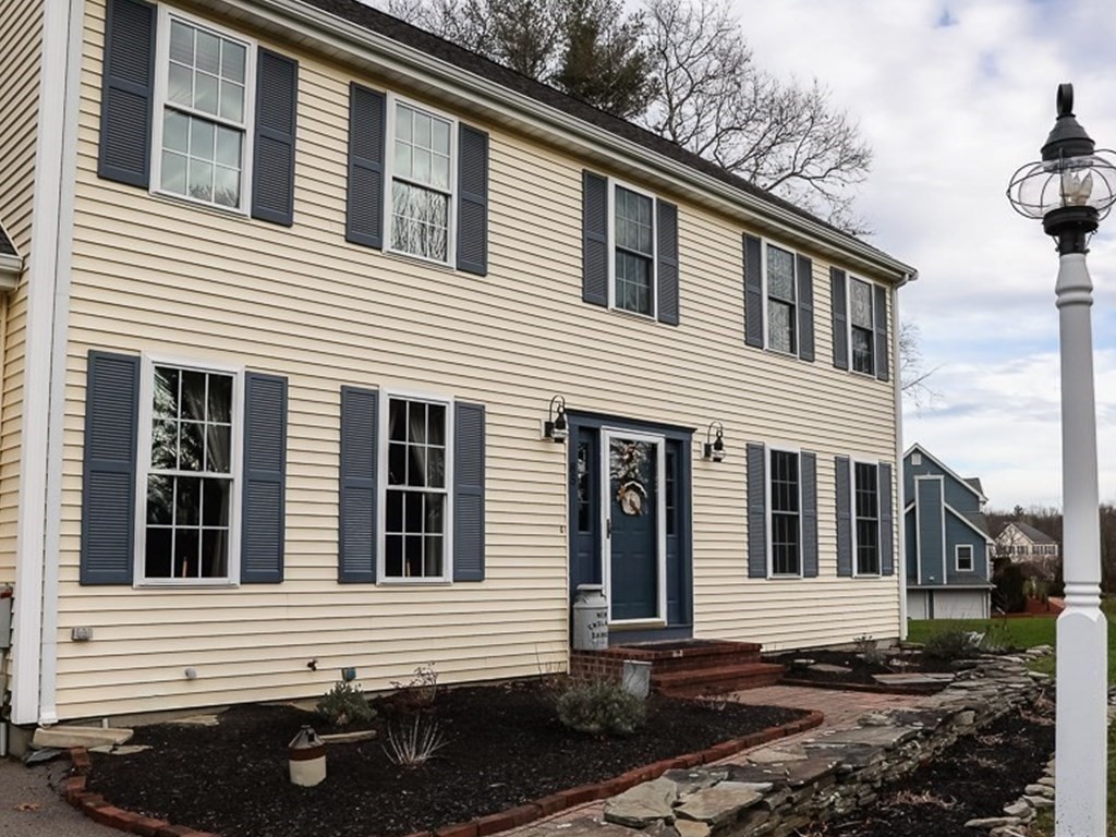 85 Wampanoag Road Raynham, MA 02767 - Photo 3 of 39 Gallery Image 3