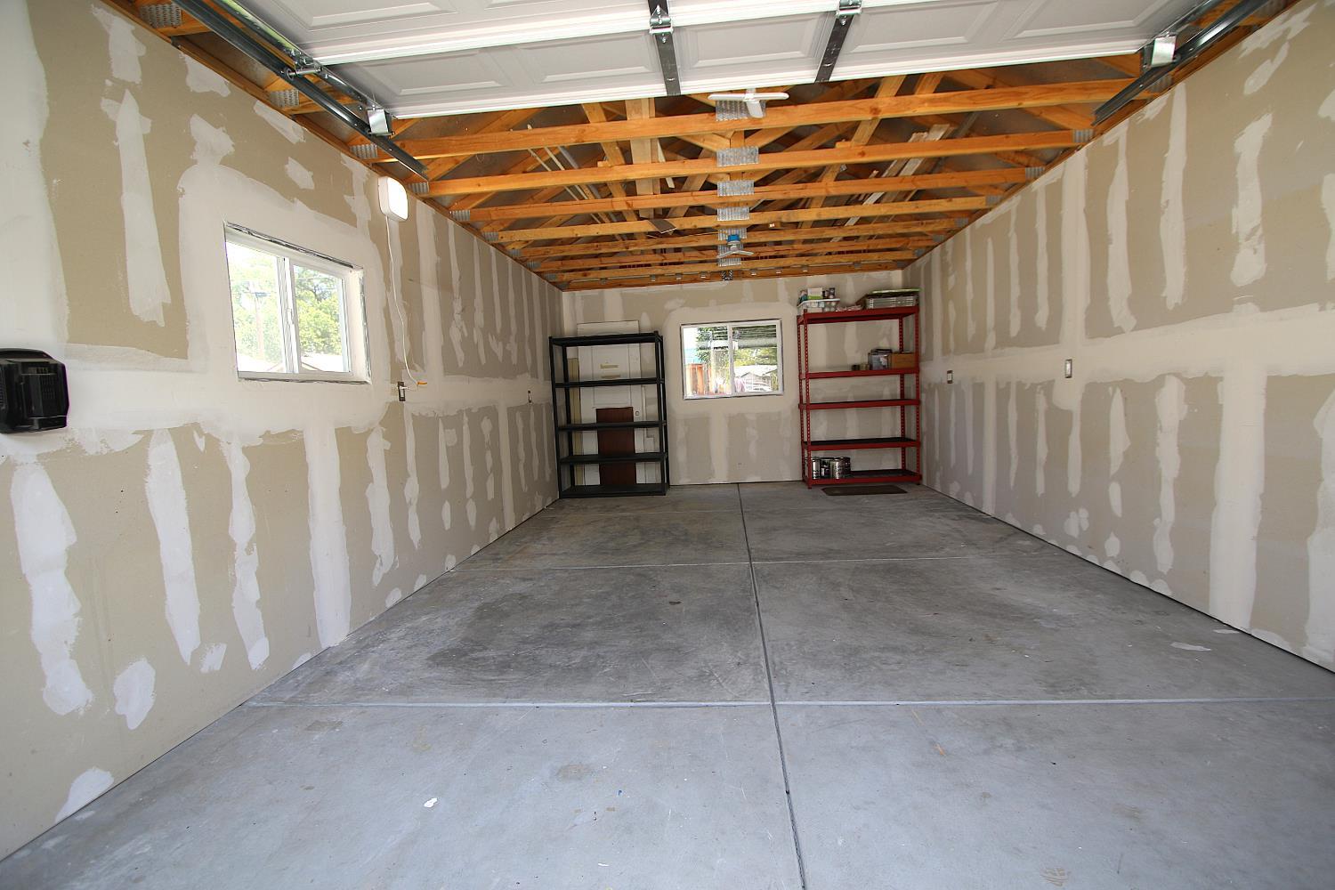 526 Melrose Street Modesto, CA 95354 - Photo 25 of 27 a view of entryway