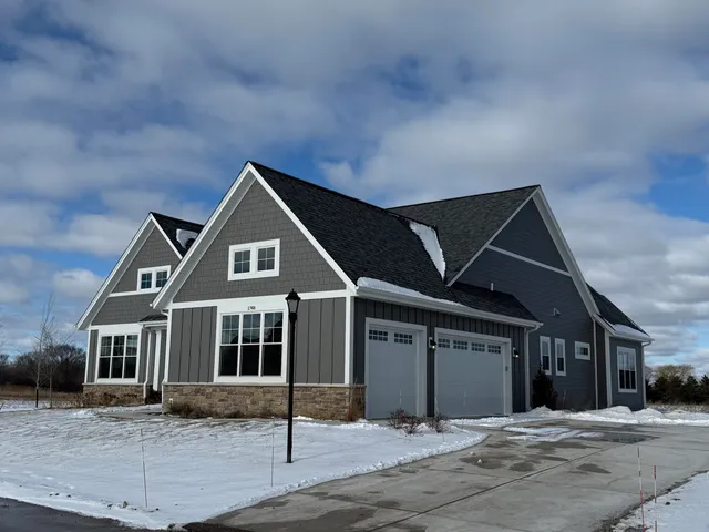 $999,999 | 1748 North River Road, River Hills, WI 53217