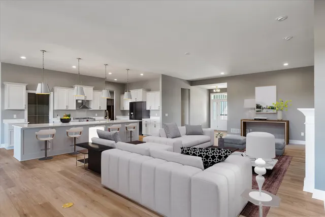 $999,999 | 1748 North River Road, River Hills, WI 53217