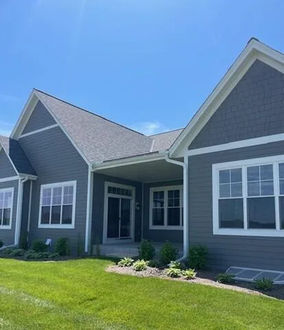 $949,999 | 1748 North River Road, River Hills, WI 53217