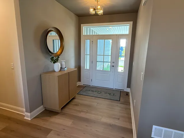 $949,999 | 1748 North River Road, River Hills, WI 53217