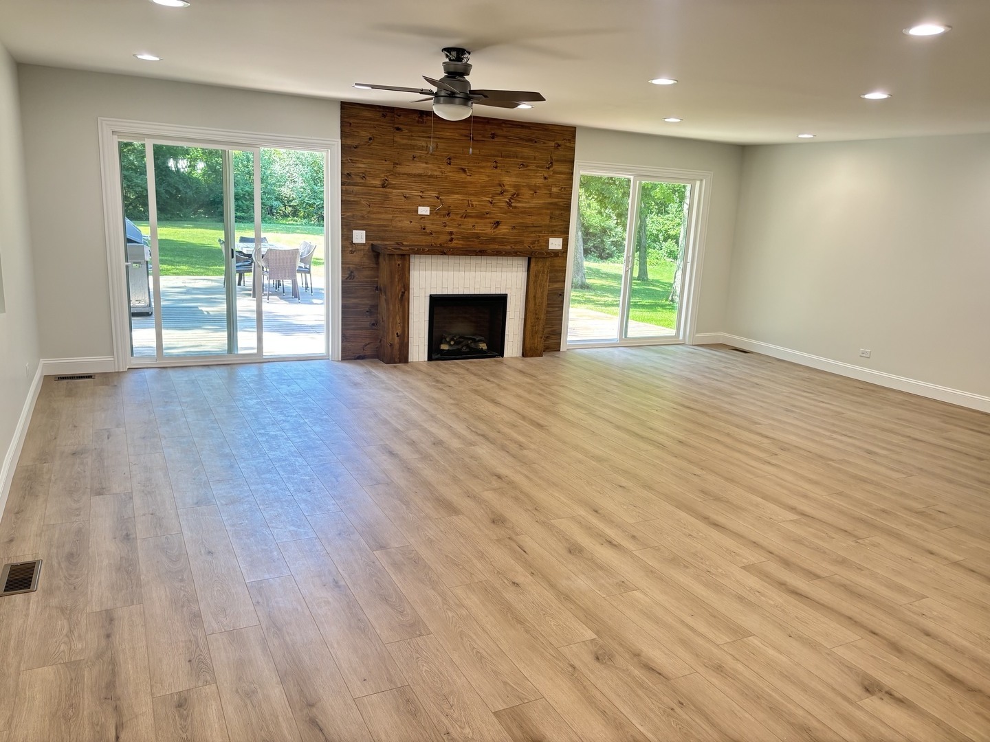 219 James Road Spring Grove, IL 60081 - Photo 8 of 21