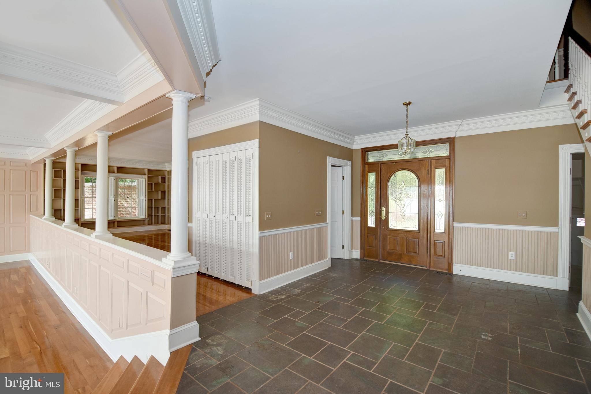 406 River Road Chestertown, MD 21620 - Photo 9 of 28 Interior View Of Main Entry Way