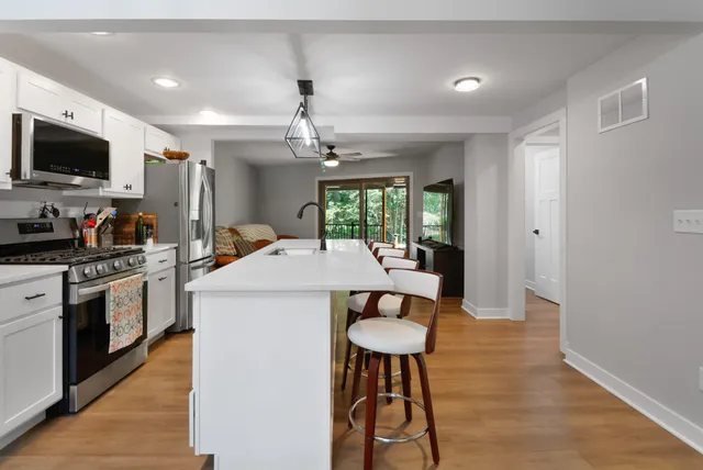 $263,000 | 1718 Earthstone Drive, Valparaiso, IN 46383