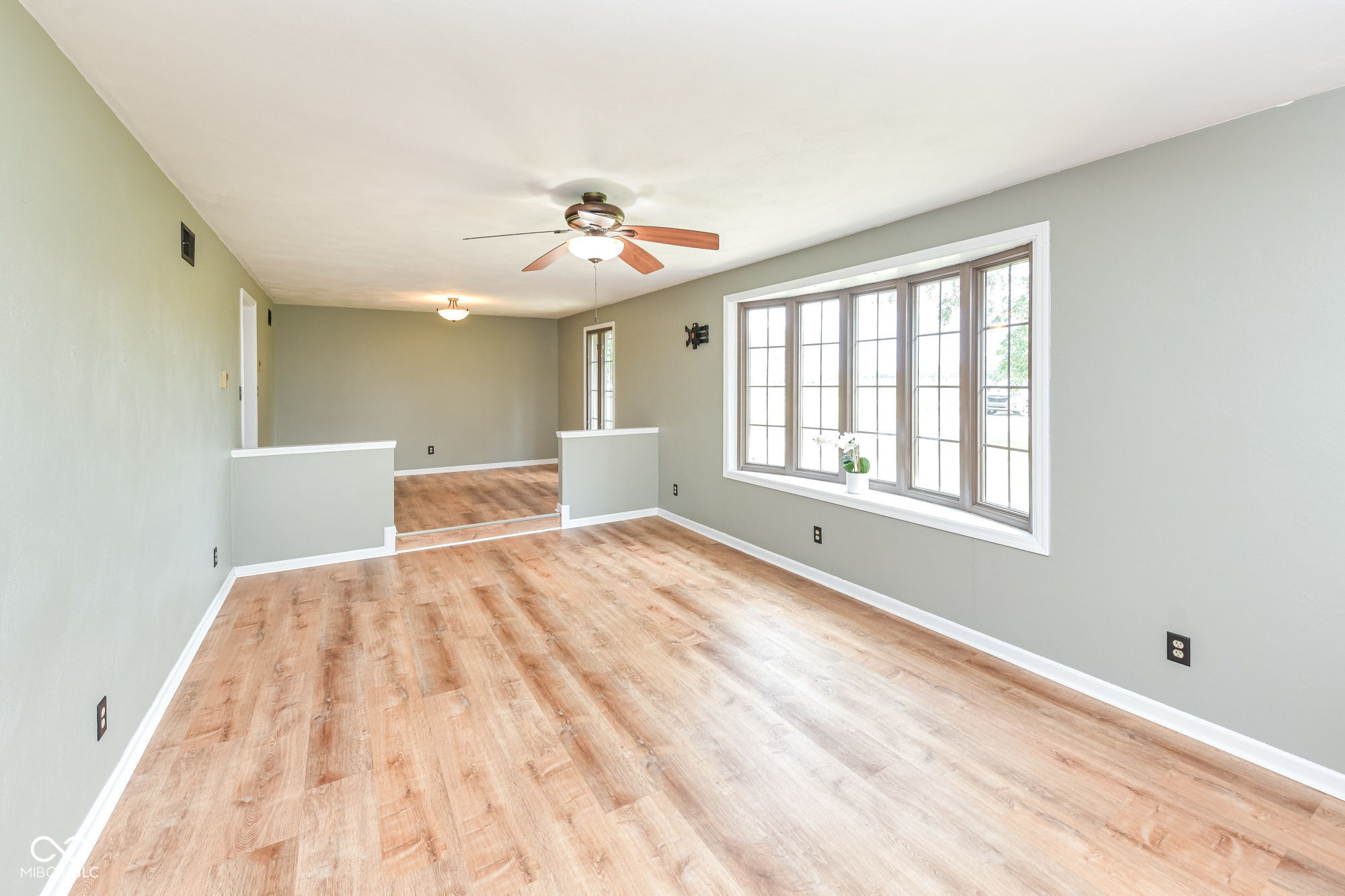 9054 West 8th Street Road Anderson, IN 46011 - Photo 5 of 56