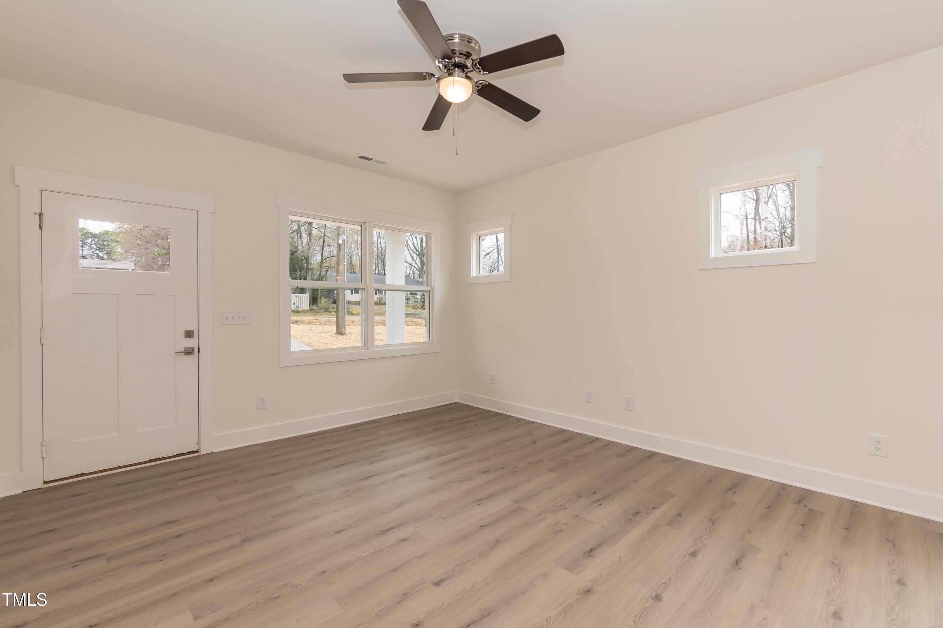 175 David Lane Roxboro, NC 27573 - Photo 5 of 29 Living 03