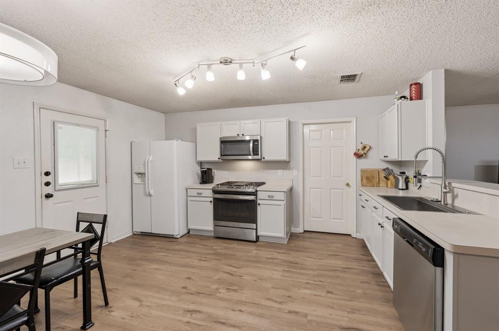 1131 Single Tree Drive Forney, TX 75126 - Photo 8 of 19