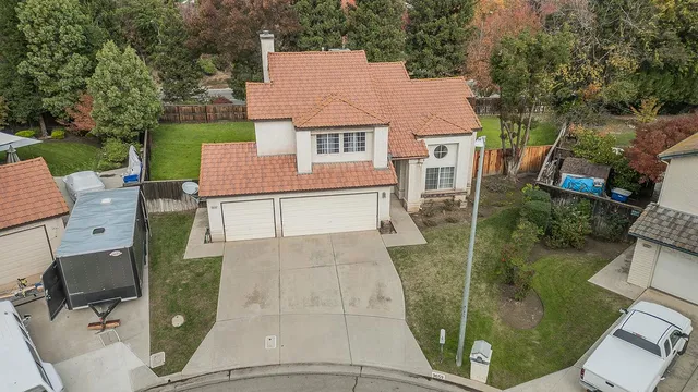 $590,000 | 9659 North Shenandoah Lane, Fresno, CA 93720