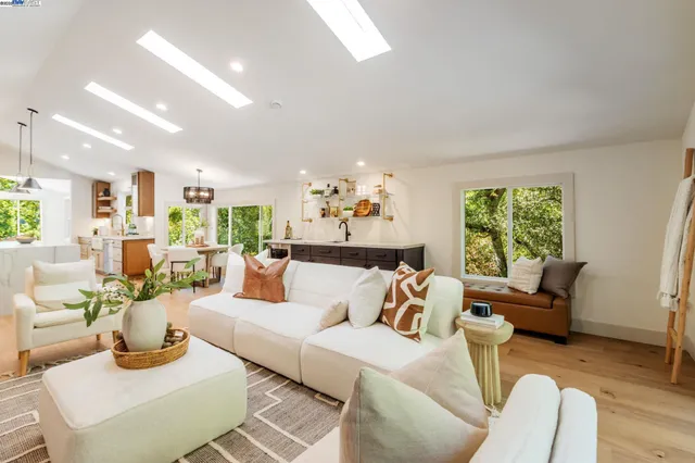 $2,799,000 | 15 Manzanita Terrace, Orinda, CA 94563