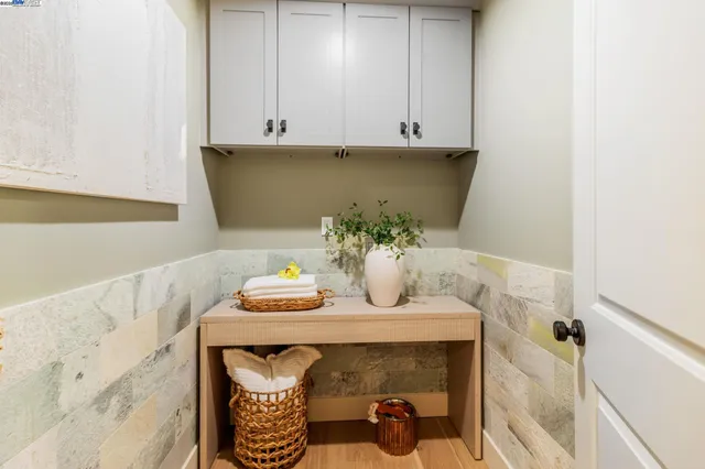 $2,799,000 | 15 Manzanita Terrace, Orinda, CA 94563