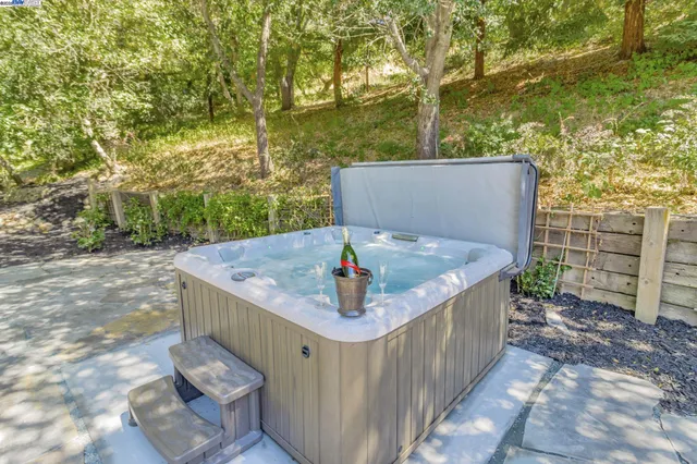 $2,799,000 | 15 Manzanita Terrace, Orinda, CA 94563