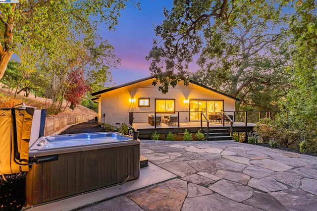 $2,799,000 | 15 Manzanita Terrace, Orinda, CA 94563