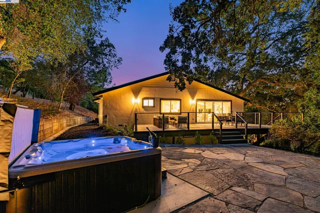 $2,799,000 | 15 Manzanita Terrace, Orinda, CA 94563