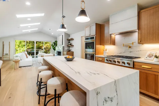 $2,799,000 | 15 Manzanita Terrace, Orinda, CA 94563