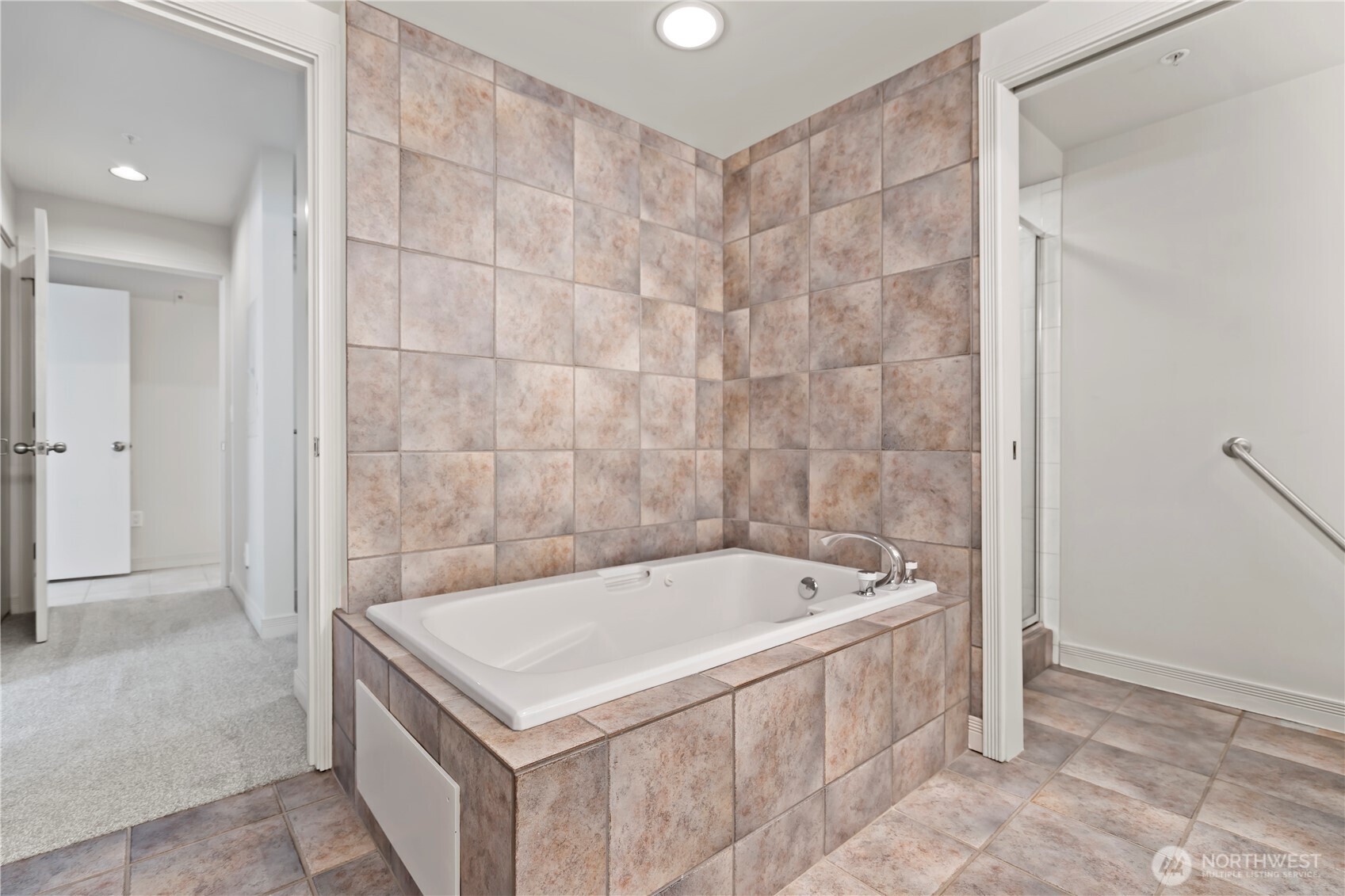 601 West Mercer Place, Unit 401 Seattle, WA 98119 - Photo 17 of 25