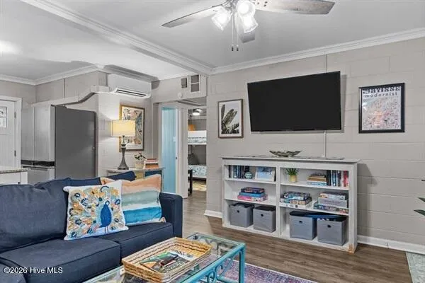 $869,900 | 101 24th Street, Emerald Isle, NC 28594
