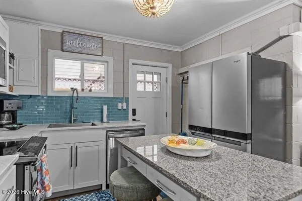 $869,900 | 101 24th Street, Emerald Isle, NC 28594