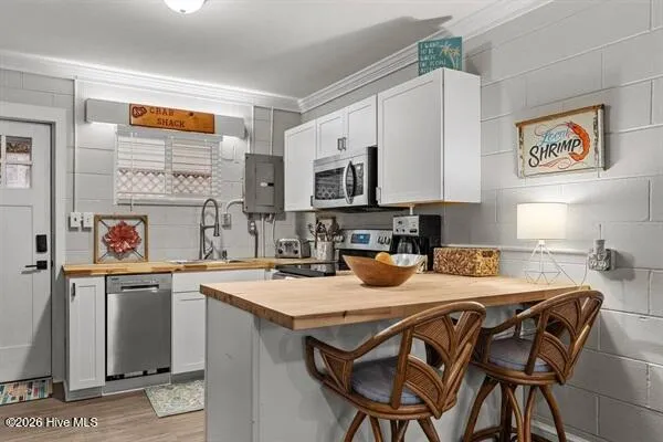 $869,900 | 101 24th Street, Emerald Isle, NC 28594