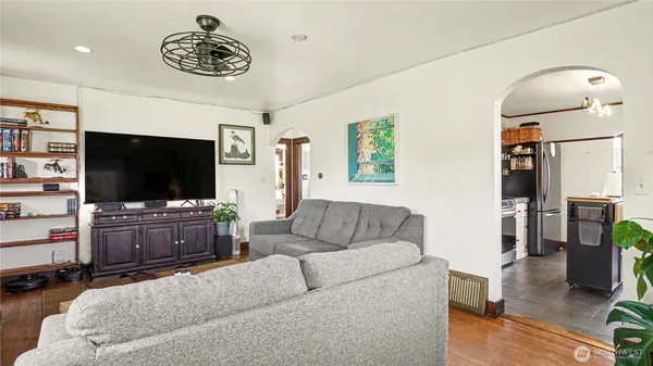$669,000 | 44927 228th Avenue Southeast, Enumclaw, WA 98022