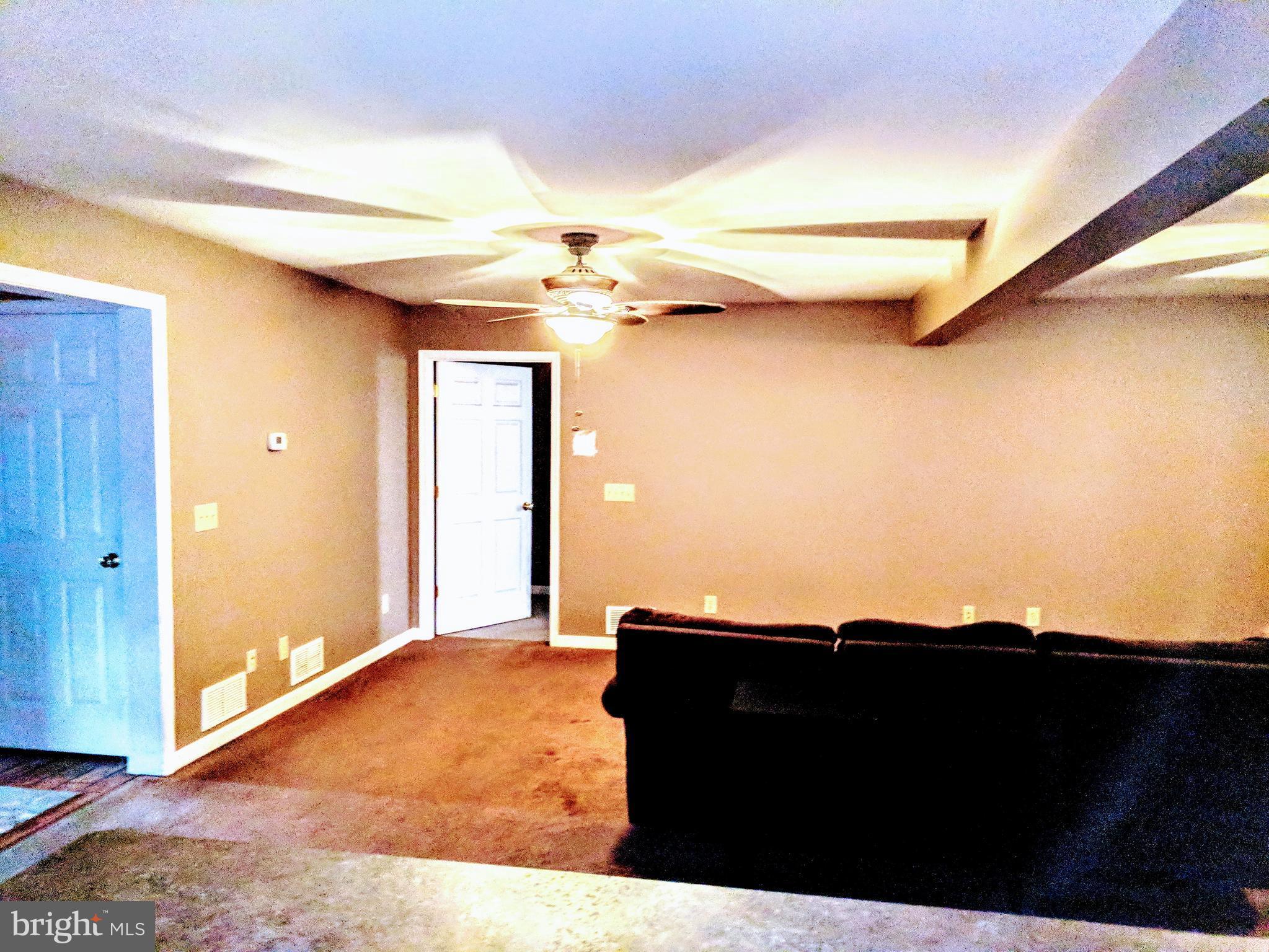 13180 Independence Road Clear Spring, MD 21722 - Photo 16 of 30 Living Room