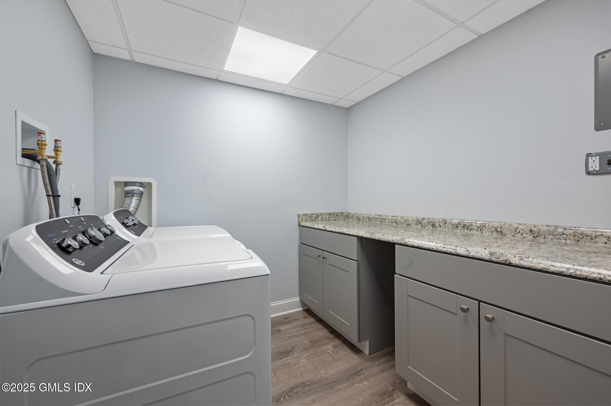 40 Silo Circle Riverside, CT 06878 - Photo 35 of 45 a utility room with washer and dryer