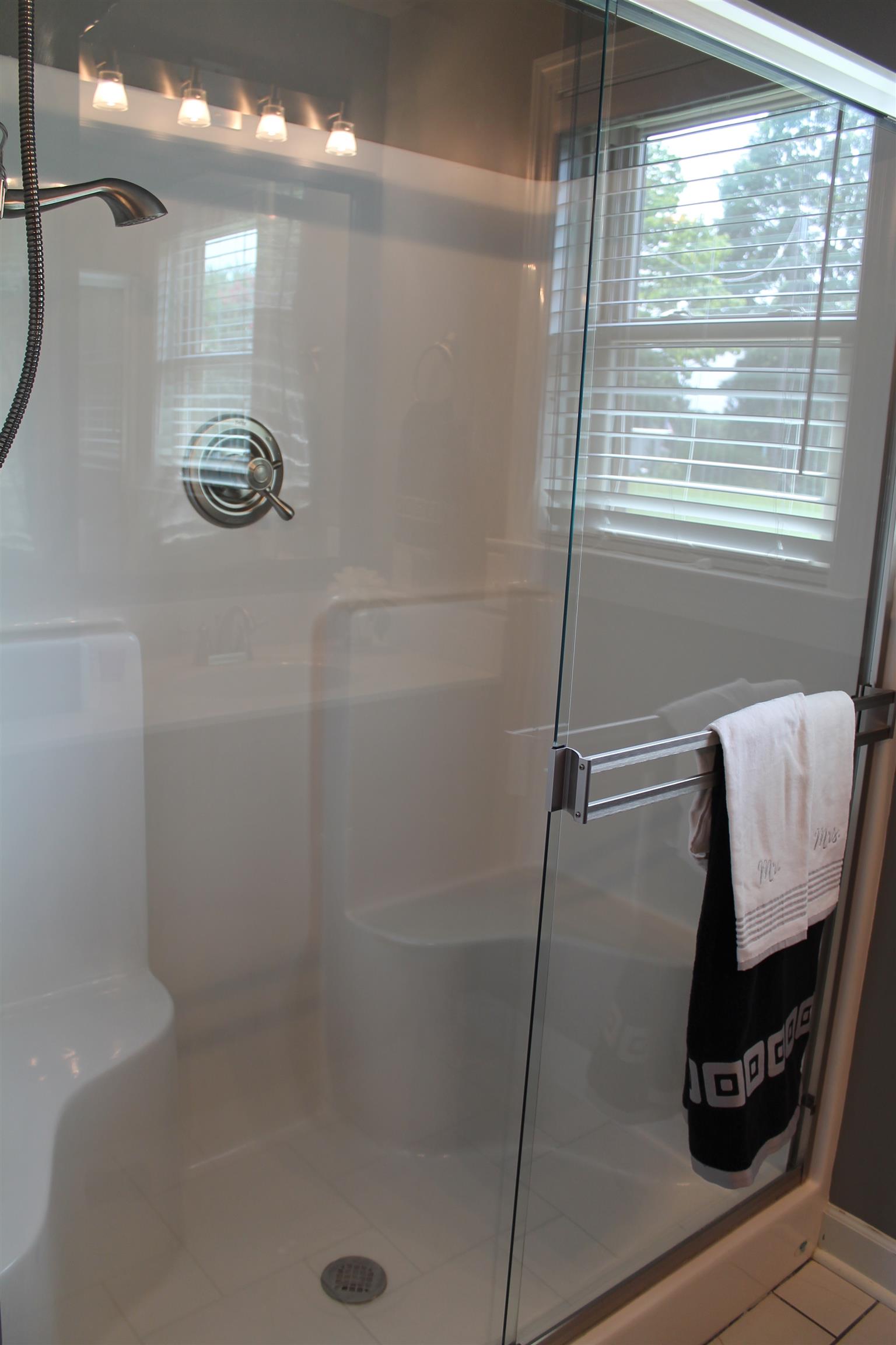 105 Cardinal Circle Dickson, TN 37055 - Photo 23 of 30 Master Shower