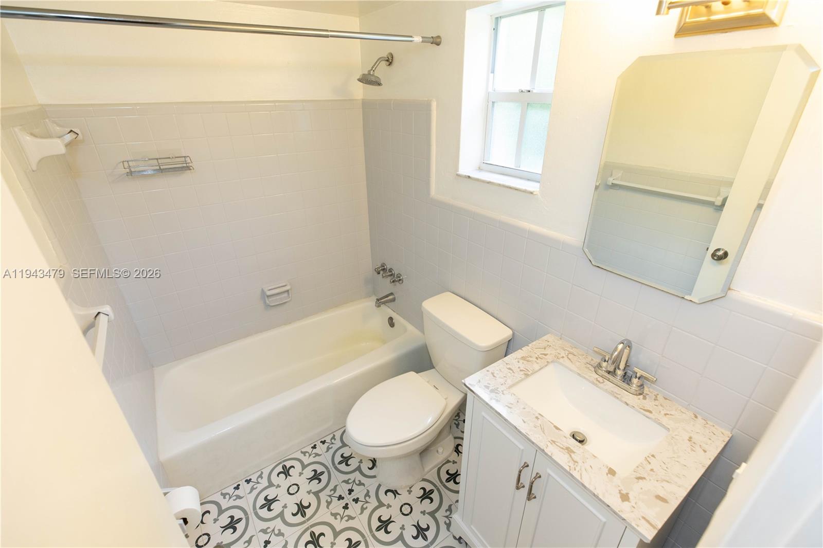 3171 Virginia Street Miami, FL 33133 - Photo 9 of 15 1st floor bathroom
