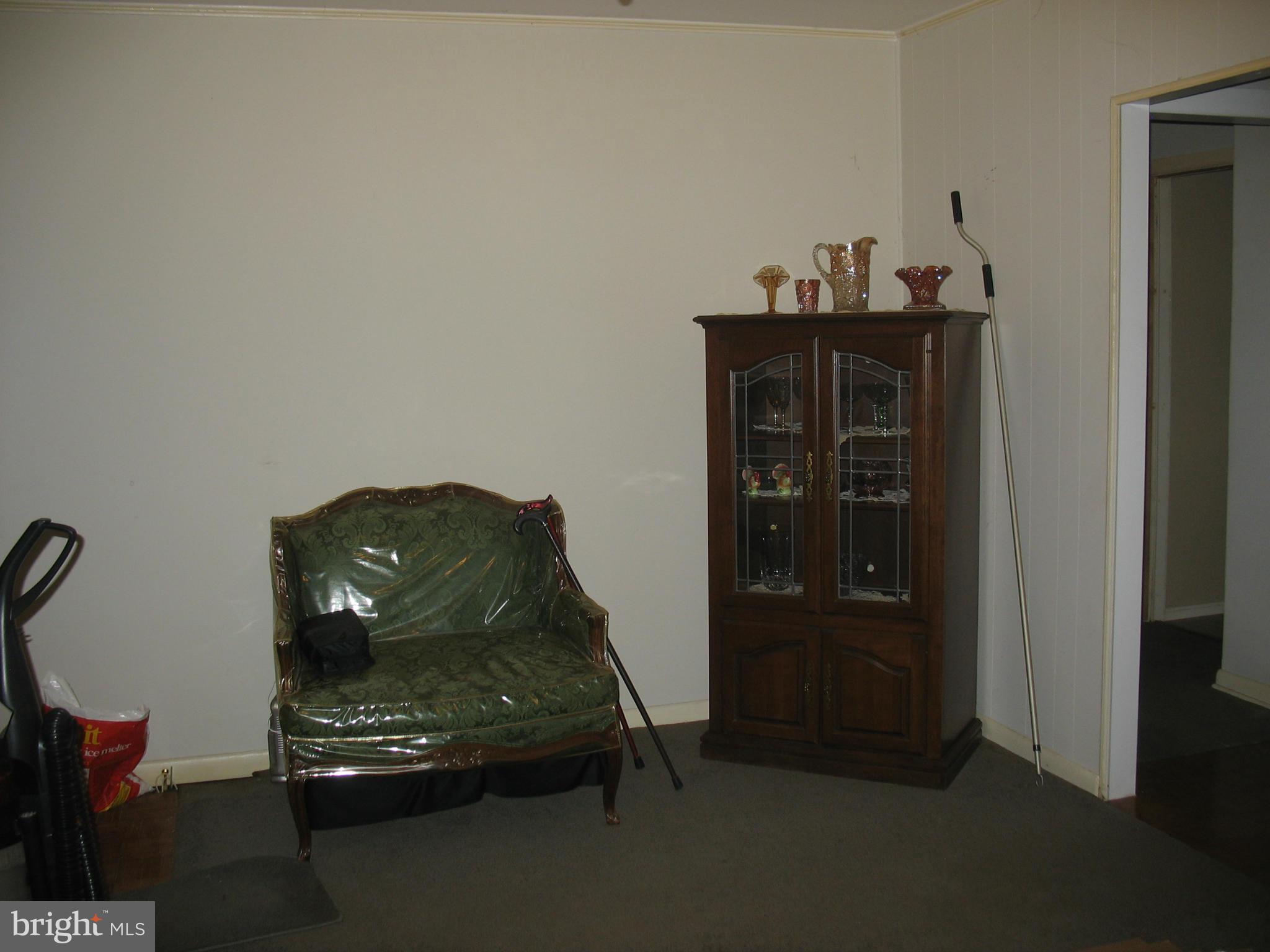 12121 Selfridge Road Silver Spring, MD 20906 - Photo 2 of 23 Living Room