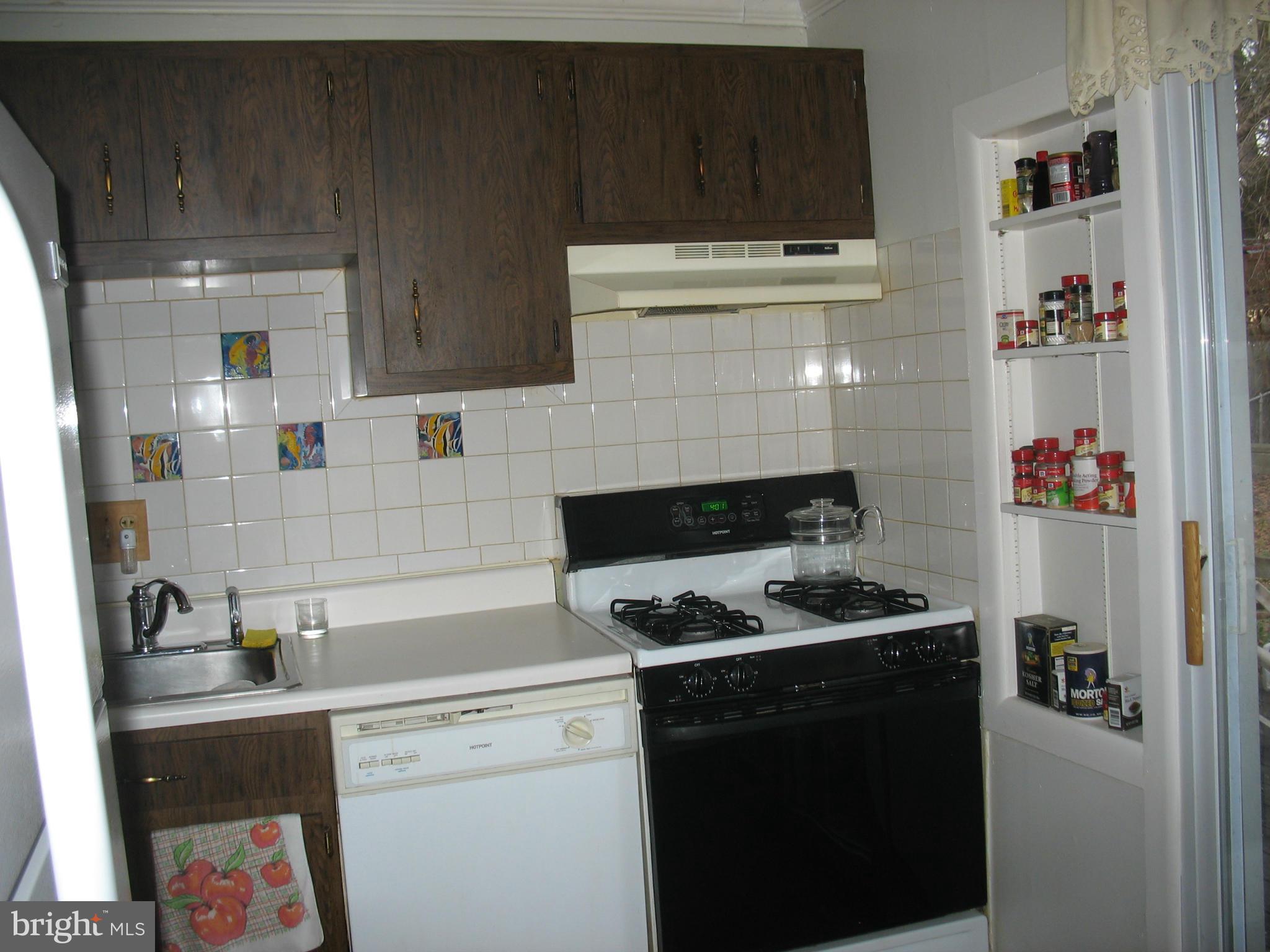 12121 Selfridge Road Silver Spring, MD 20906 - Photo 13 of 23 Kitchen