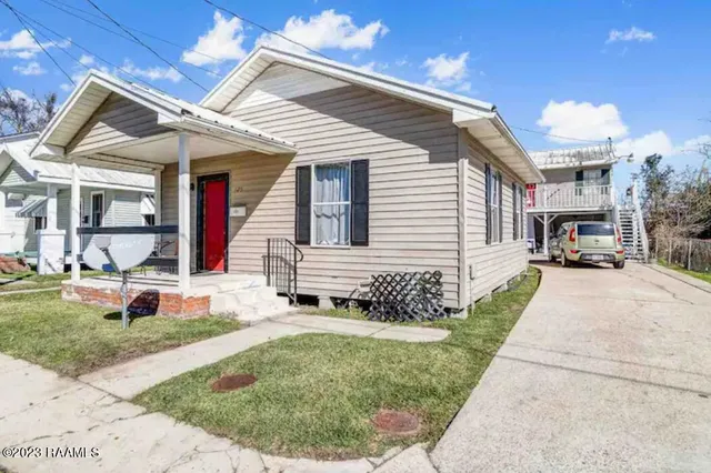 $1,000 | 125 Taylor Street, New Iberia, LA 70560