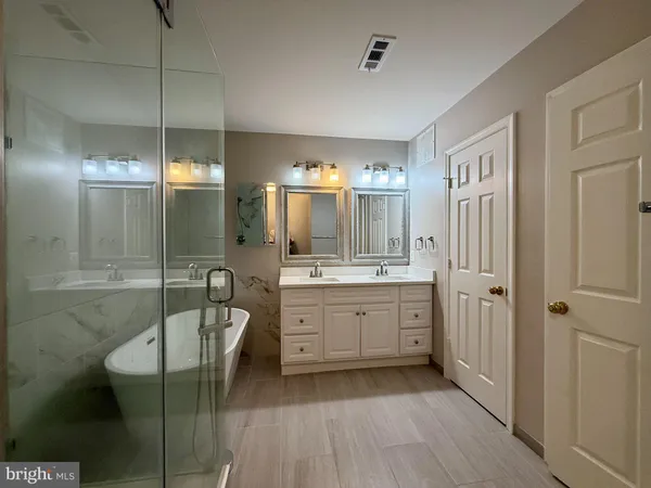 $2,500 | 12481 Hayes Court, Unit 204, Fairfax, VA 22033