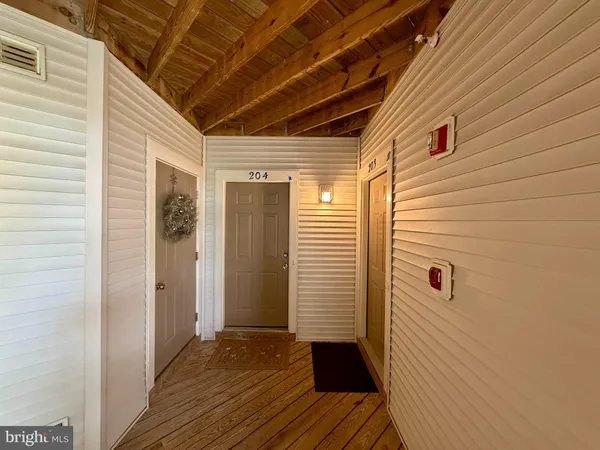 $2,500 | 12481 Hayes Court, Unit 204, Fairfax, VA 22033