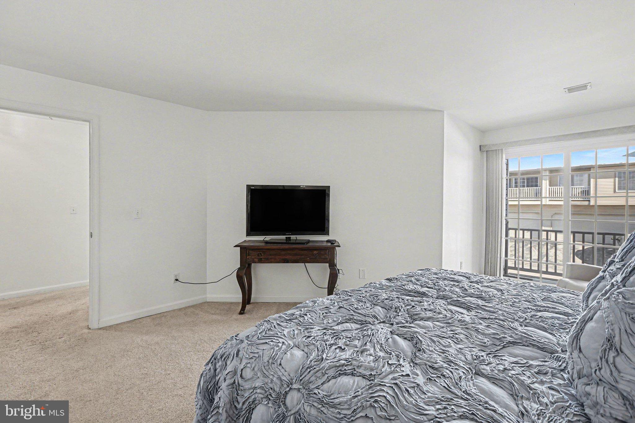 4545 Deer Path Road Harrisburg, PA 17110 - Photo 10 of 21