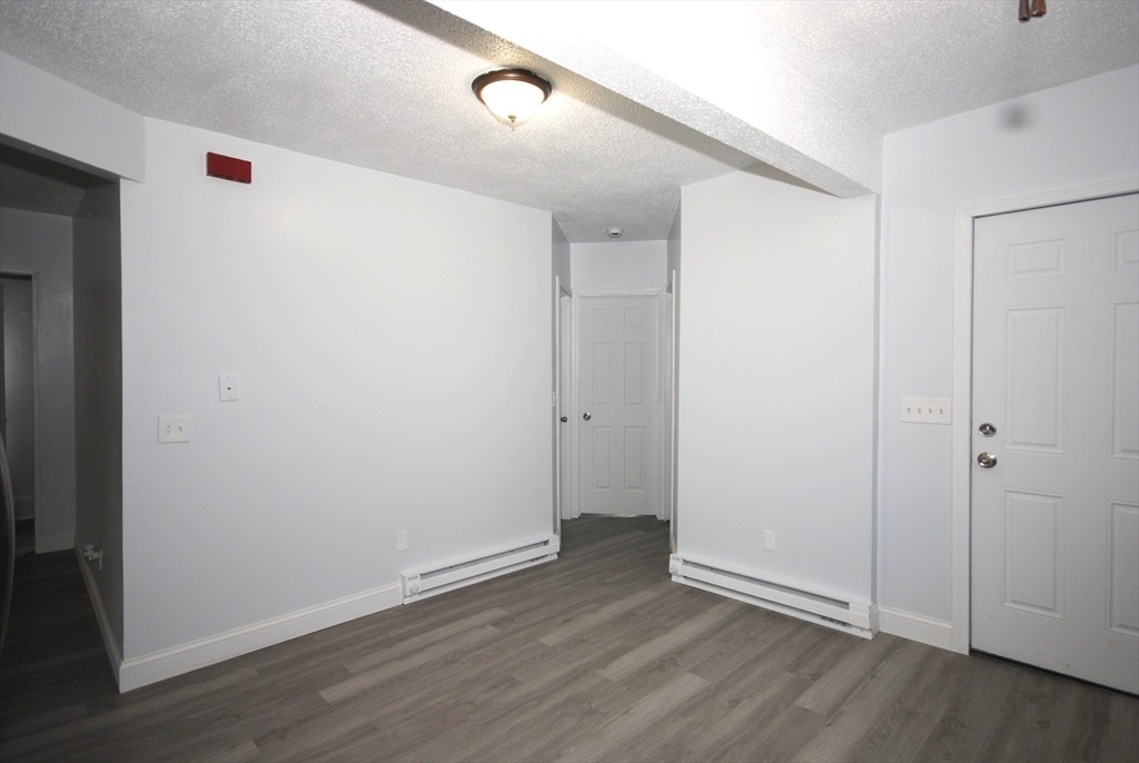72 Hall Street Springfield, MA 01108 - Photo 22 of 39